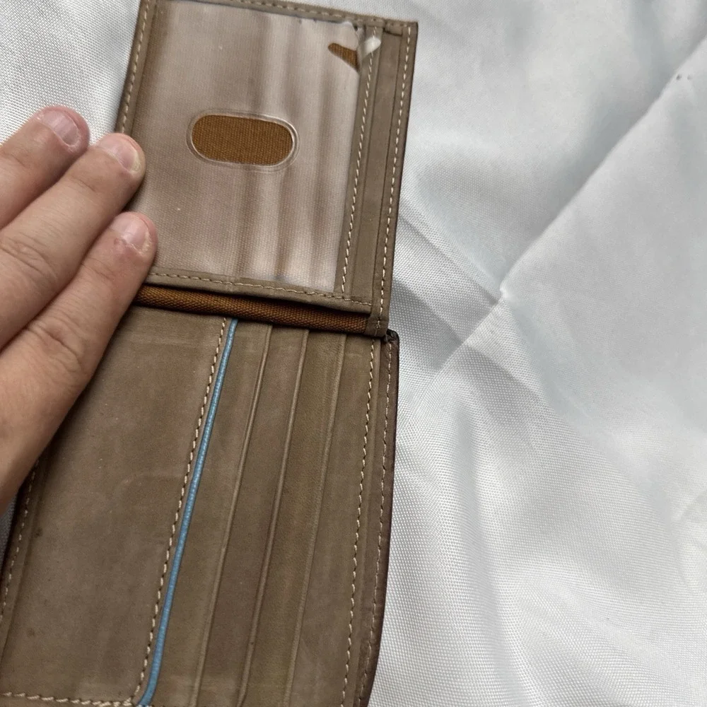 RARE Carhartt Men's Two-Tone Passcase Leather wallet